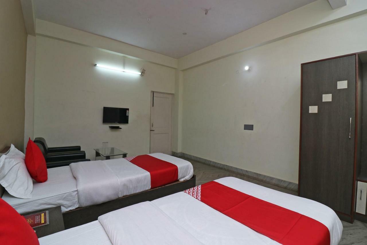 Oyo 37989 Hotel Debarshi Bankura Bagian luar foto