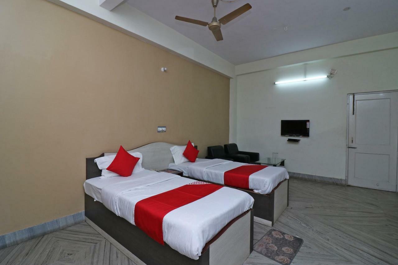 Oyo 37989 Hotel Debarshi Bankura Bagian luar foto