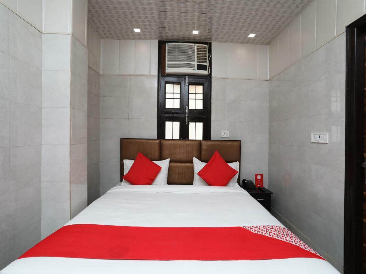 Oyo 37989 Hotel Debarshi Bankura Bagian luar foto